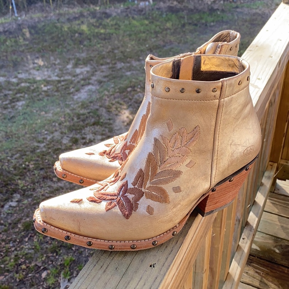 Ariat Dixon booties